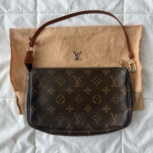 LOUIS VUITTON | Vintage Monogram Pochette Accessoires Bag